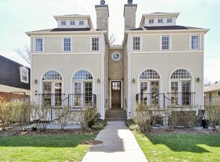 2644 Prairie Ave #2, Evanston, IL 60201