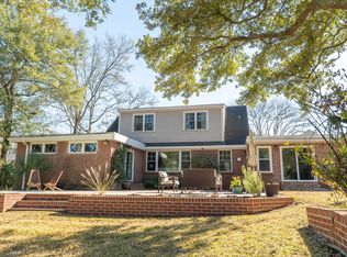 831 Saint Denis Dr, Charleston, SC 29407