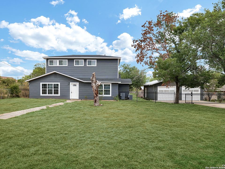 1st image of 822 ROCKWELL BLVD