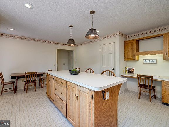 5th image of 3586 Redbud Ln