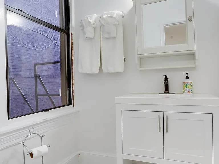 1765 R St NW #201 — Photo 16