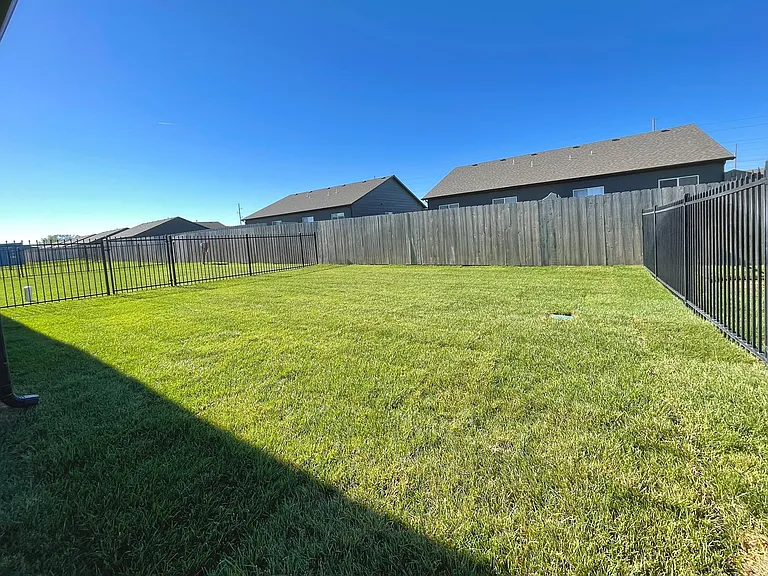 13432 W Haskell Ct — Photo 21