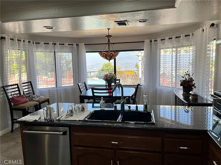 22033 Birds Eye Dr — Photo 33