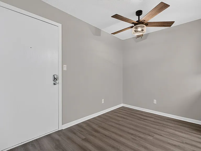 Kellogg Place Apartments — Photo 29