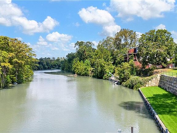 3rd image of 114 Greenway Dr