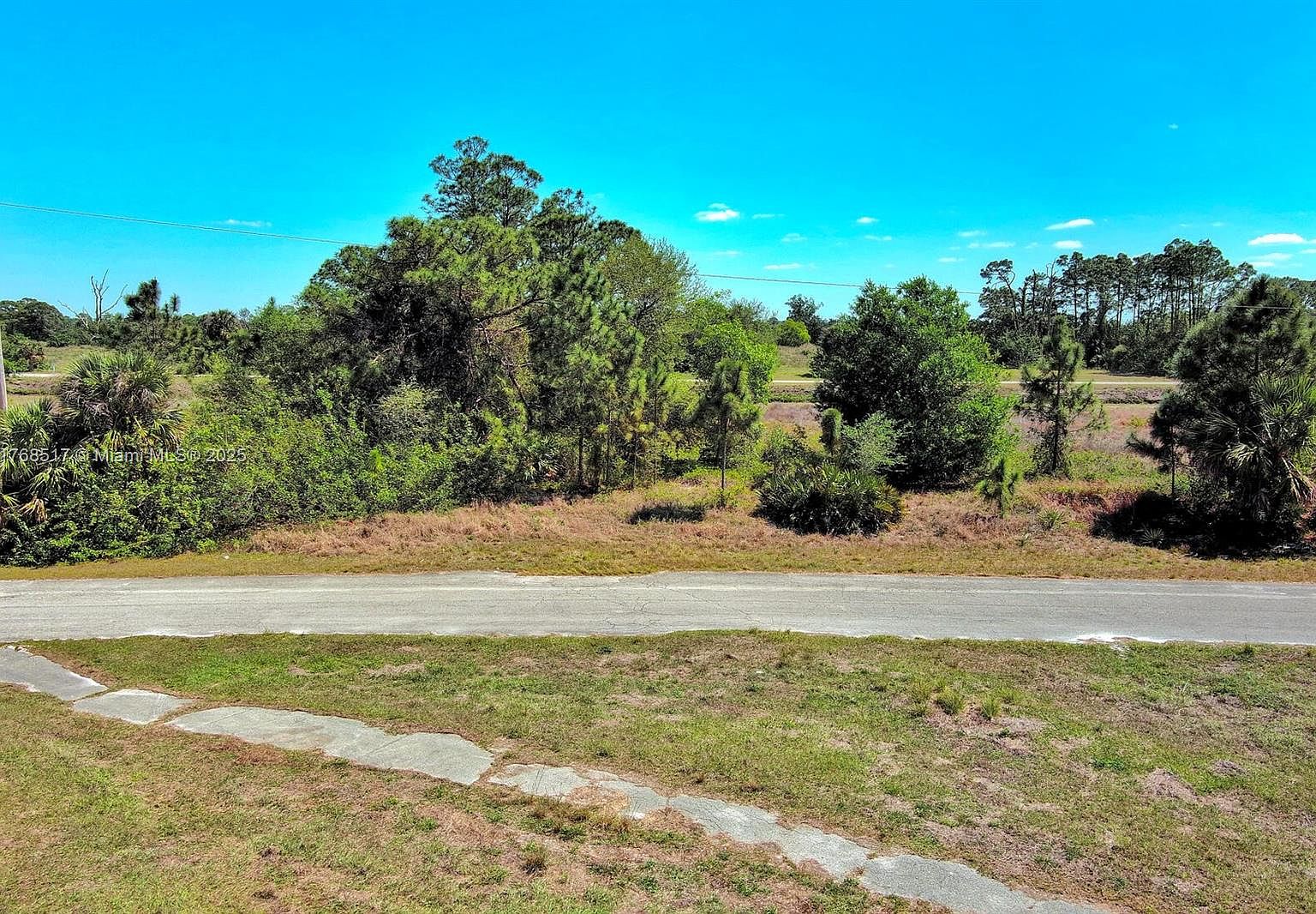 666 Charles Sise St E