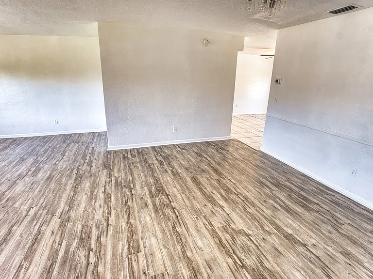 4545 Overlook Dr NE #C — Photo 9