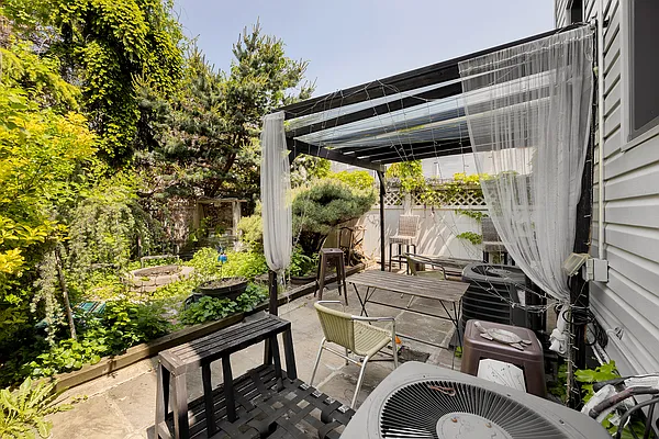 Rented by Brown Harris Stevens | media 19