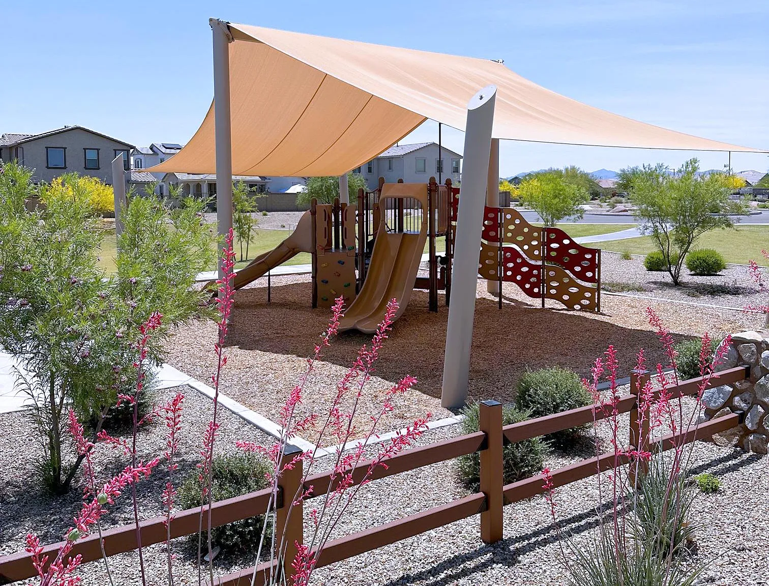 4 bed, 1800 sqft, $1,899 — Photo 2