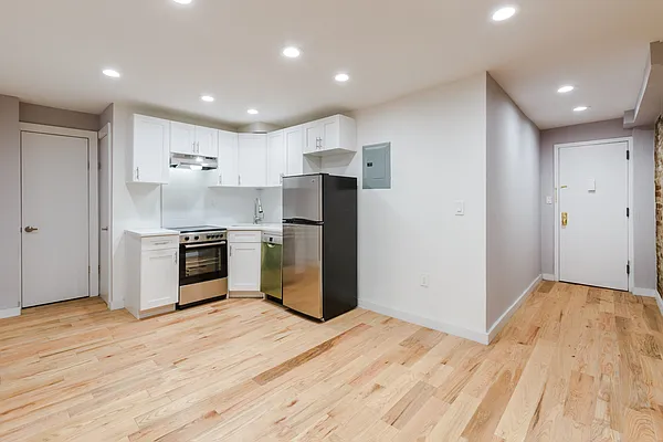 Rented by MNS | media 17