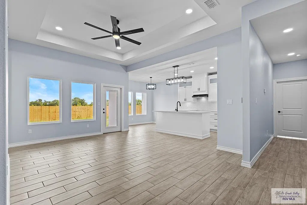 4 bed, 2.0 bath, 1474 sqft, $2,150 — Photo 2