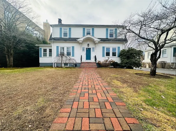 12 Columbia St, Wellesley, MA 02481