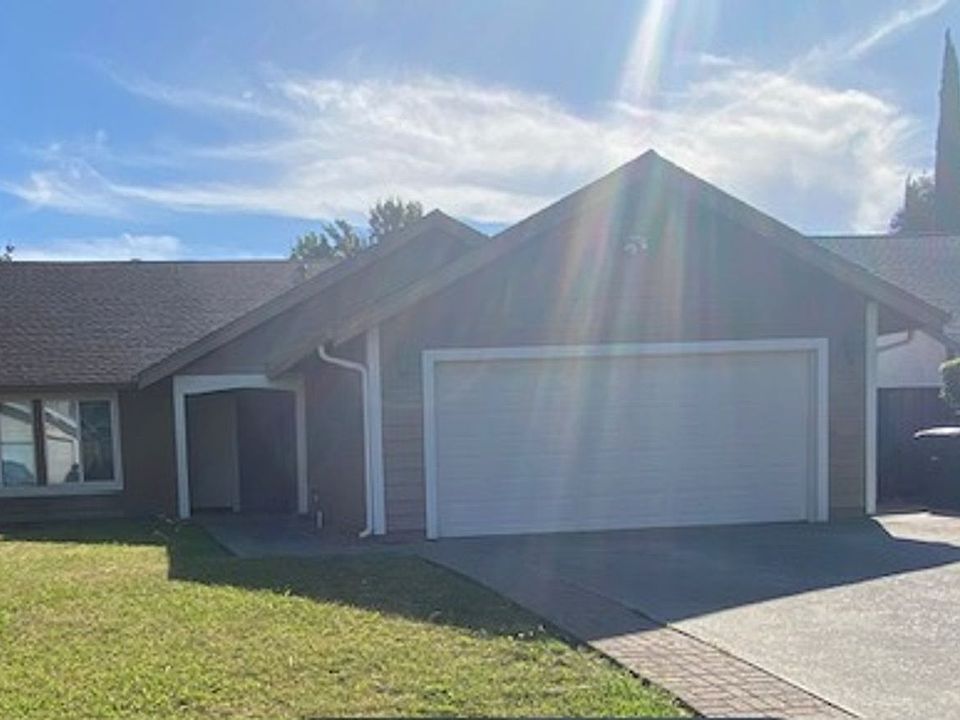 1st image of 333 Bishop Dr