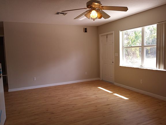 3rd image of 182 Empress Ave APT B