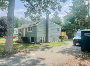 25 Morsemere Rd W, Hewitt, NJ 07421