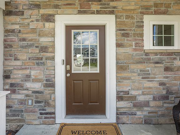 4th image of 12297 Meyers Pl