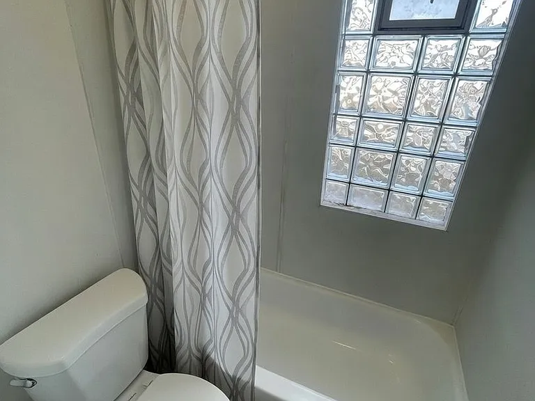 1120-1122 W Locust St. (Duplex)(Ace Property) — Photo 9