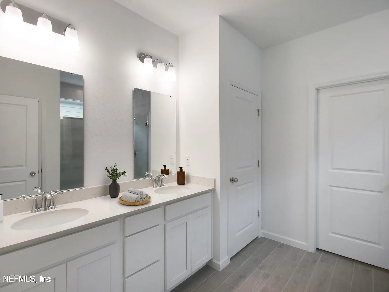3 bed, 2.5 bath, 1710 sqft, $2,500 — Photo 2