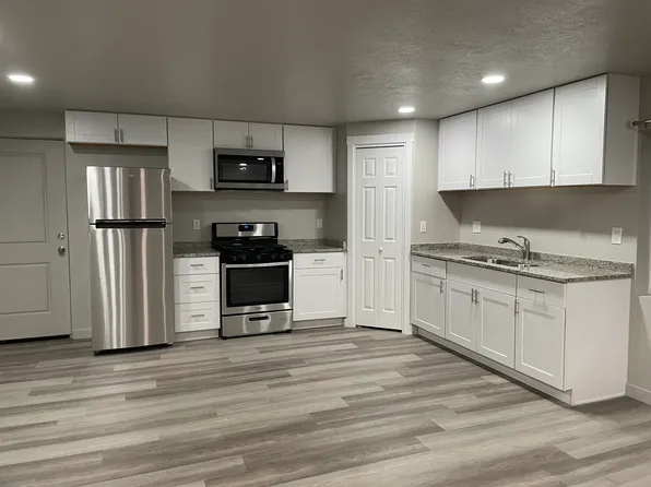248 Tram Rock Rd, Lake Pt, UT 84074