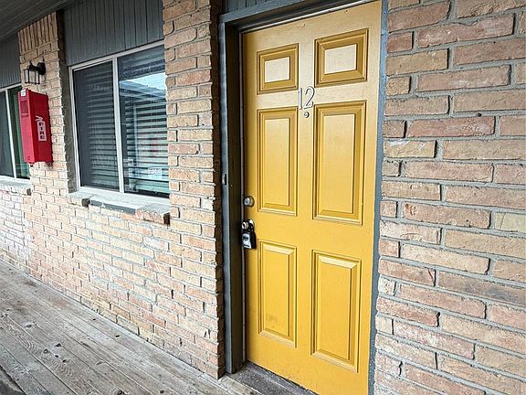 2nd image of 4811 Oakland St APT 12