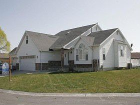 2nd image of 162 Lakeview Dr