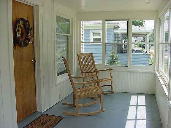 3rd image of 32 Evergreen St