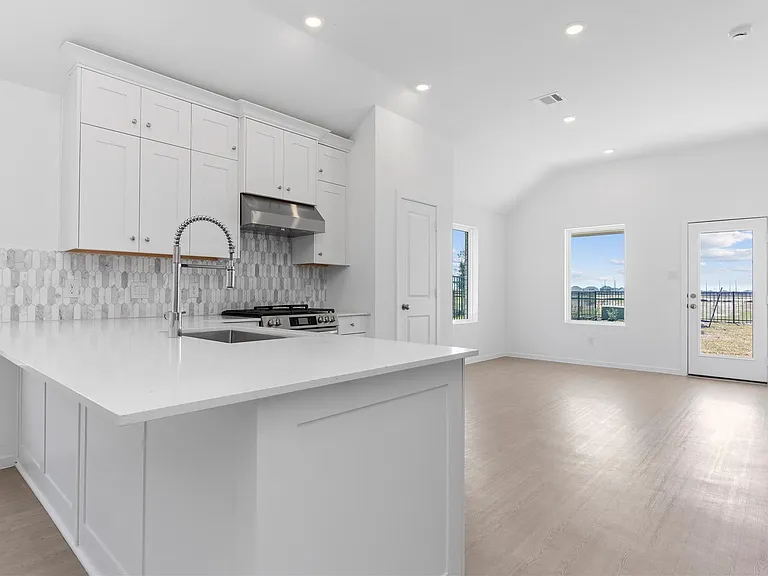 27531 Sunterra Village Dr — Photo 12