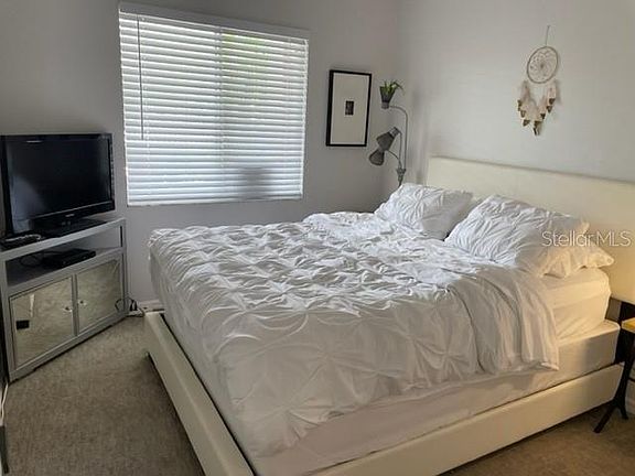 4th image of 7340 Glenmoor Ln #204