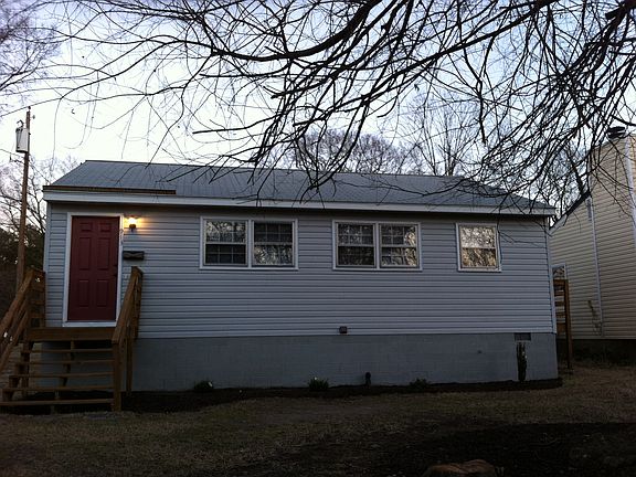 2nd image of 913 Herbert St