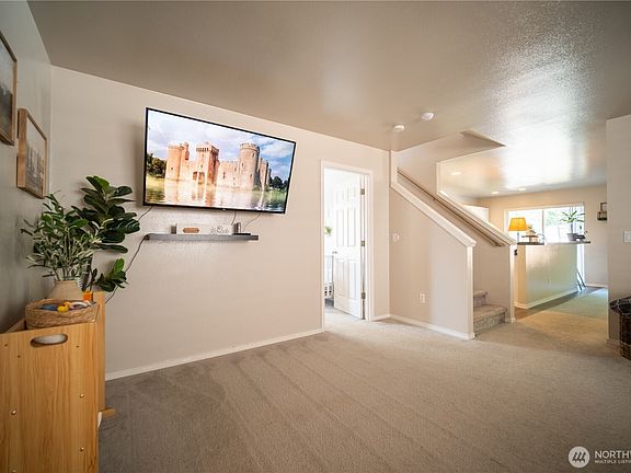 4th image of 7614 87th Avenue NE