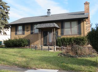 15455 S Muir Dr, Lockport, IL 60441