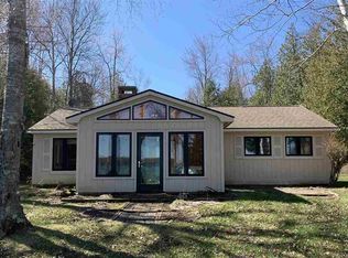 5425 E Mary Jane Ln, Lake Leelanau, MI 49653