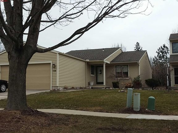 4th image of 728 Woodcreek Cir