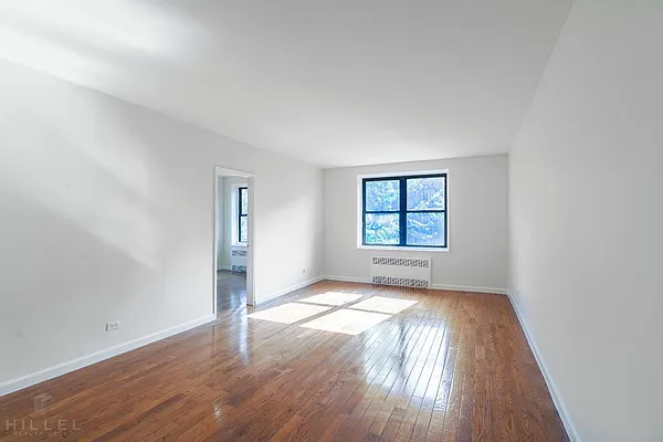 Rented by Hillel Realty Group | media 5