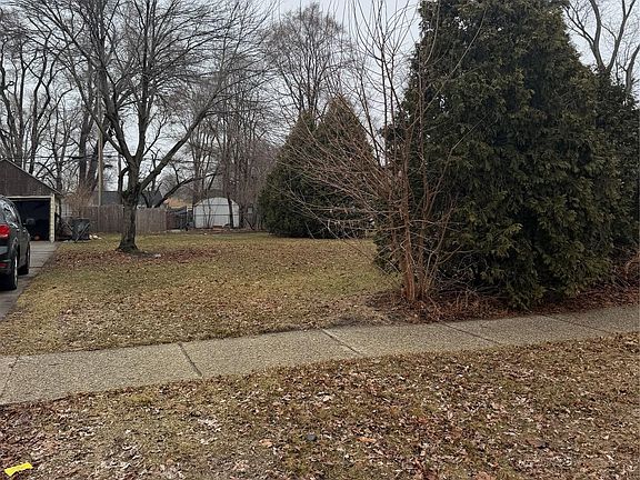 2nd image of 34 E Madge Ave