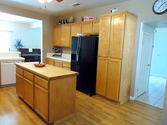Cabinets 