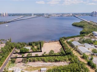 1059 River Rd, North Fort Myers, FL 33903