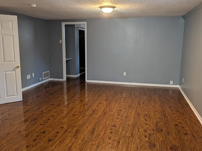 163 McMurchy Ave S #BASEMENT — Photo 5