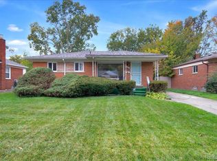 23231 Geneva St, Oak Park, MI 48237