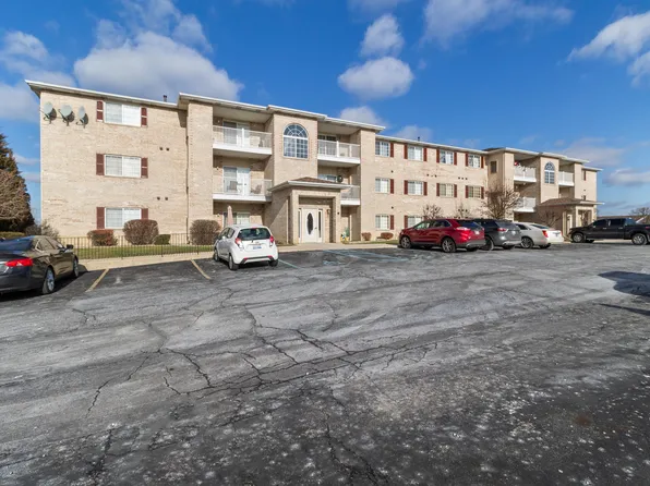 2005 W 75th Pl Unit 23, Merrillville, IN 46410