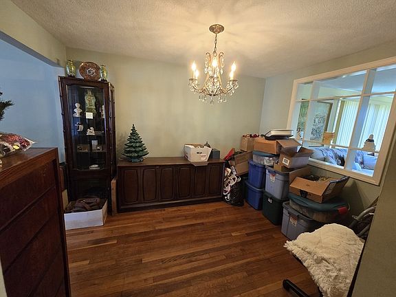 5th image of 279 Reservoir Ave
