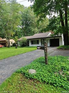 1521 Woodslea Dr, Flint, MI, 48507