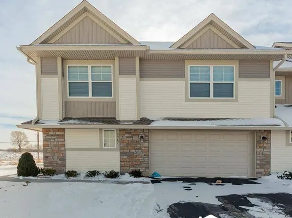 9887 5th Street Ln N, Lake Elmo, MN 55042