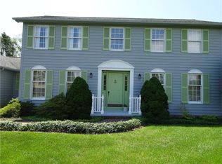 21 Woodleaf, Pittsford, NY 14534