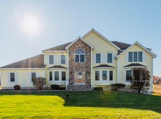 46 Currier Rd, Pelham, NH 03076