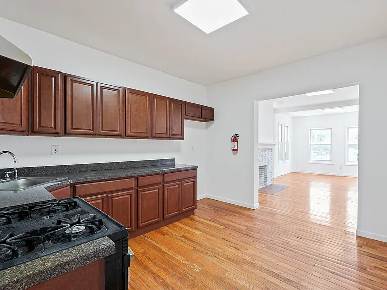 1043 Hunterdon St #2 — Photo 8