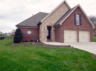 197 Acadia Cir, Lenoir City, TN 37771