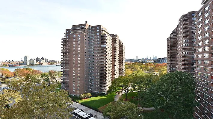 Sold by Fenwick Keats Real Estate | media 13