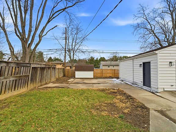 4th image of 464 Foxwood Dr