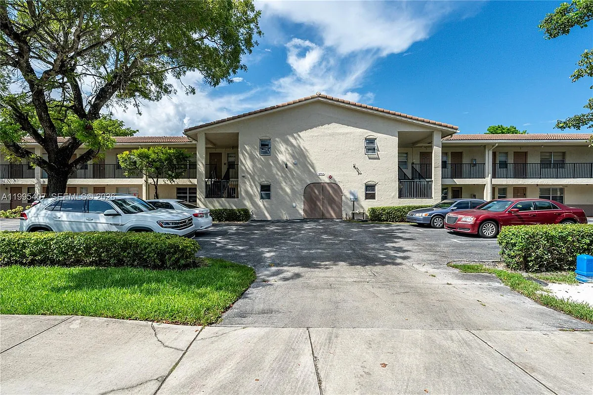 Building Photo - 8705 NW 38th Dr #3A